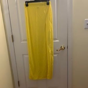 Boohoo high slit yellow skirt. Never worn!